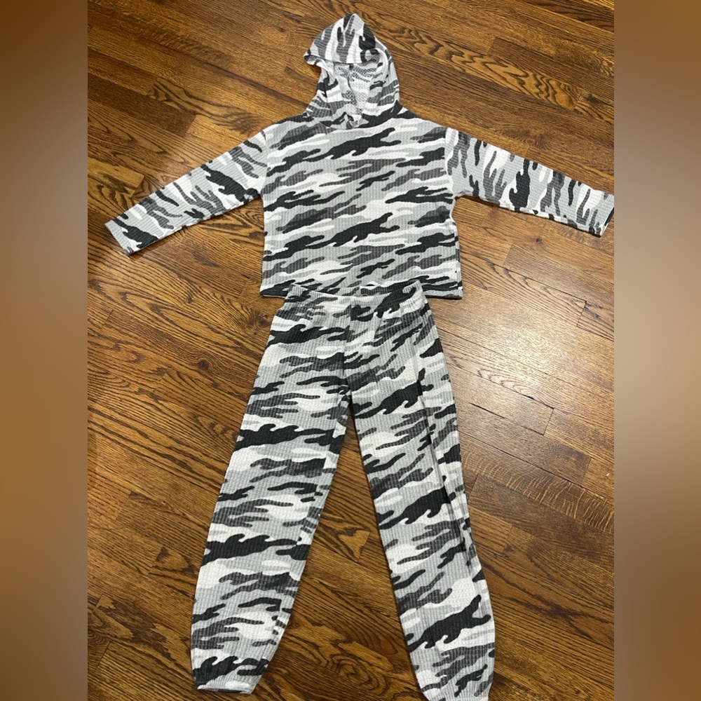 Dori Creations Kids Camo Thermal outfit